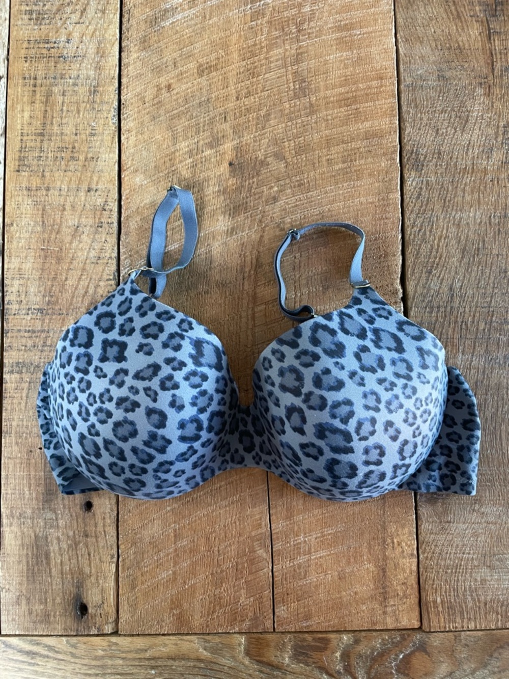 Victoria’s Secret VS Gray Leopard Incredible Bra 36D